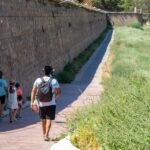 Sale a contratación la terminación de la senda del Espacio Algameca que discurre a los pies de la Muralla