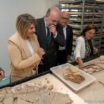 Los arqueólogos reúnen al menos 3.500 piezas para recuperar una gran pintura mural del teatro Romano
