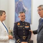 La alcaldesa agradece al Coronel Carlos Rey su liderazgo en la creación y el éxito de la Ruta de las Fortalezas de Cartagena