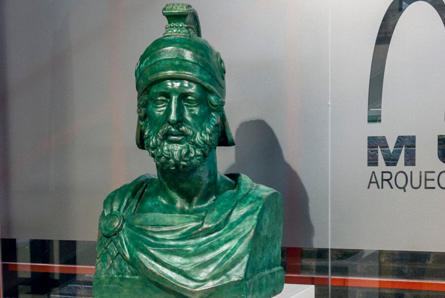 El Museo Arqueológico Municipal recupera de sus fondos un busto de Asdrúbal para exponerlo en la Noche de los Museos