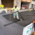 Las calles de la plaza Juan XXIII estrenan nuevo asfalto