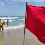 Socorristas de Cartagena rescatan a siete personas de las playas de La Manga este lunes