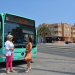 Movibus activa este verano servicios cada media hora en el interior de La Manga y entre ésta y Cartagena