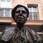 El Ayuntamiento trabaja en la restauración del busto del pintor Vicente Ros