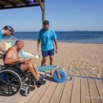 Cartagena ofrece baño asistido a personas con movilidad reducida en La Manga, La Azohía y Playa Honda Cartagena ofrece baño asistido a personas con movilidad reducida en La Manga, La Azohía y Playa Honda
