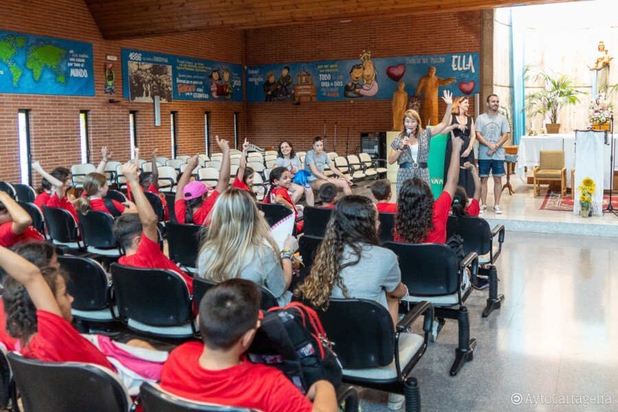 Más de sesenta menores disfrutan en Salesianos del campamento de verano