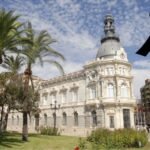 Cartagena guarda un minuto de silencio por la víctima de la violencia de género en Cieza