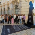 Un monumento temporal de tres metros homenajea en Cartagena a las víctimas de violencia de género Un monumento temporal de tres metros homenajea en Cartagena a las víctimas de violencia de género