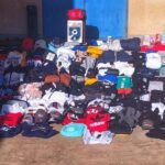 Policía Local de Cartagena decomisa 350 prendas y perfumes de imitación en una tienda de Los Dolores Policía Local de Cartagena decomisa 350 prendas y perfumes de imitación en una tienda de Los Dolores