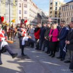 Los granaderos promocionan la Semana Santa de Cartagena en el centro de Madrid