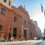 El Resucitado abre las puertas de la iglesia de Santa María para celebrar la Resurrección tras suspender la procesión por la previsión de lluvia y vien