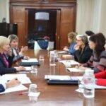 Arroyo pide a la ministra de Igualdad respaldo a la ampliación de la protección electrónica a víctimas de todo tipo de violencia machista 