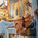 La Policía Local entrega un banderín a la Caridad después de tres décadas como escoltas de la patrona La Policía Local entrega un banderín a la Caridad después de tres décadas como escoltas de la patrona