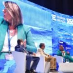 La alcaldesa reclama AVE para pasajeros y mercancías y mejor financiación municipal en el Foro Social del Mediterráneo