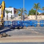 Reparación de un socavón en la Gran Vía de La Manga 