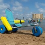 El baño asistido duplica este verano las asistencias respecto a las realizadas en 2023