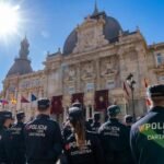 El Ayuntamiento incluye el refuerzo de los cuadros de mando de Policía y Bomberos en sus objetivos de personal