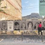 Los rostros de estudiantes de francés se convierten en arte en las calles de Cartagena