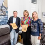 El Ayuntamiento recibe una nueva donación de la familia Peral para la colección de su Casa-Museo El Ayuntamiento recibe una nueva donación de la familia Peral para la colección de su Casa-Museo