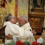 Santa Lucía da la bienvenida a su nuevo párroco Santa Lucía da la bienvenida a su nuevo párroco