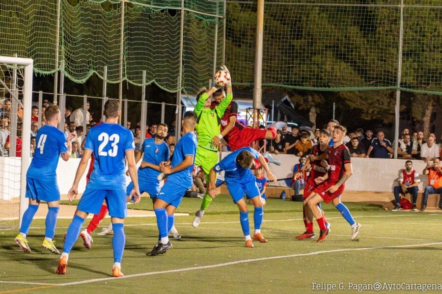 El San Juan Bosco de Los Dolores vive una noche histórica de fútbol con la Copa del Rey