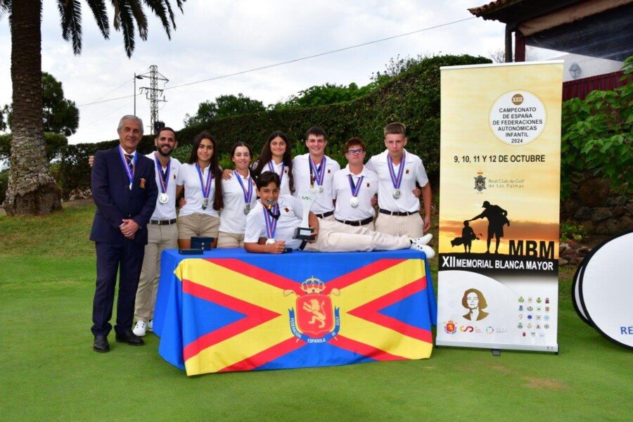 El joven cartagenero César García, en el equipo que se ha proclamado subcampeón de España de Golf Infantil 2024