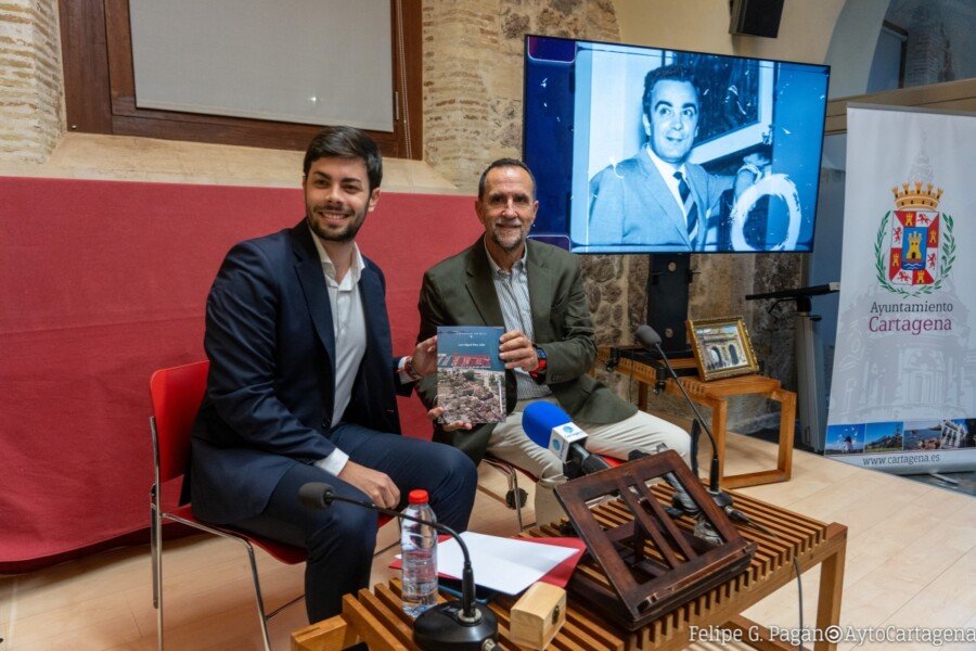 El libro ‘Cartagena Infinita’ muestra la historia local a través de 50 relatos El libro ‘Cartagena Infinita’ muestra la historia local a través de 50 relatos