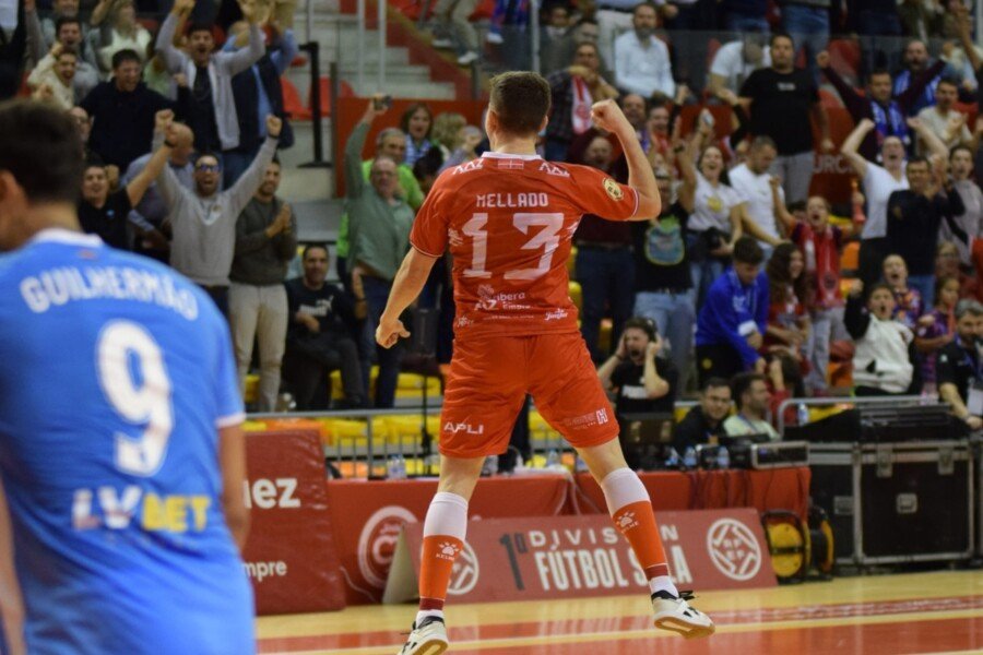 Jimbee vuelve a ganar y el sábado se juega en Cartagena el pase a la final de la Champions League Jimbee vuelve a ganar y el sábado se juega en Cartagena el pase a la final de la Champions League