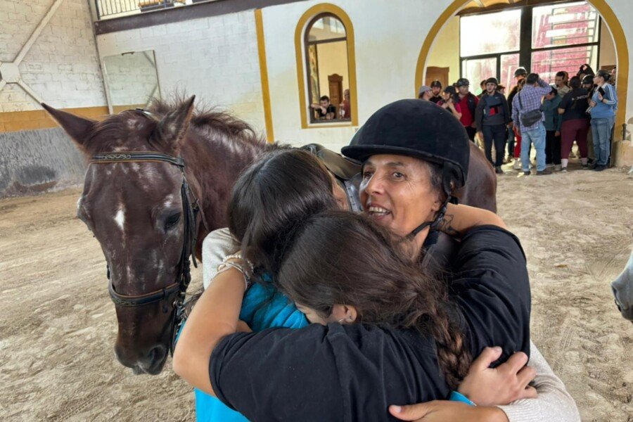 Más 150 personas con discapacidad participan en un taller de equinoterapia en Cuesta Blanca Más 150 personas con discapacidad participan en un taller de equinoterapia en Cuesta Blanca