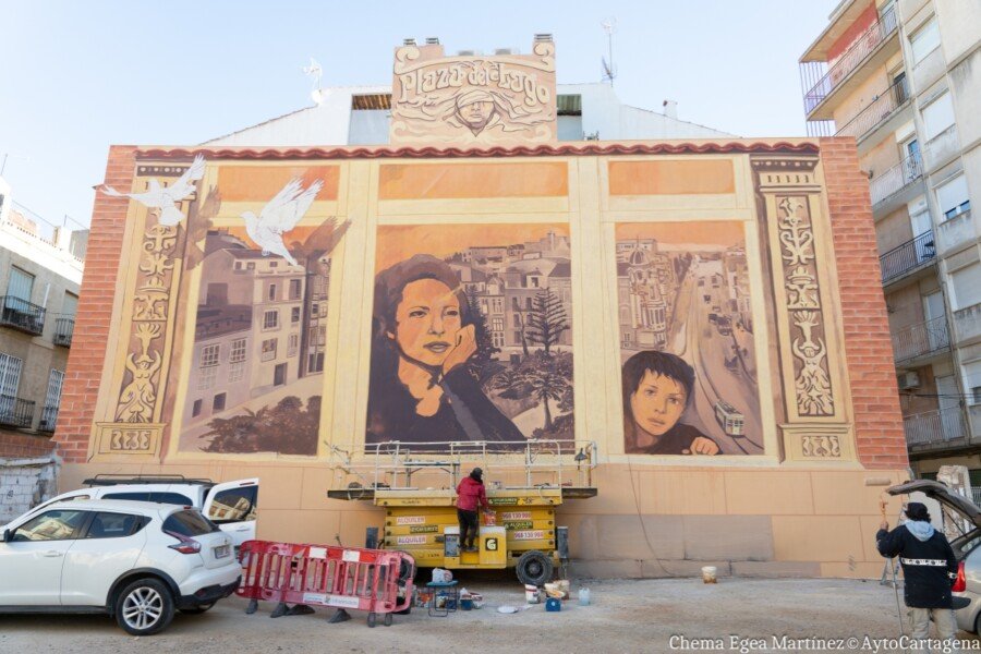 Un gran mural rinde tributo a la plaza del Lago Un gran mural rinde tributo a la plaza del Lago
