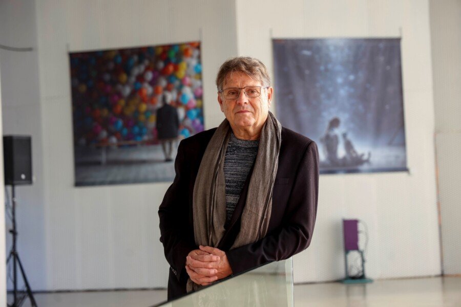 El imaginario futuro de la soledad y la IA en la muestra fotográfica de Gabriel Navarro en El Batel El imaginario futuro de la soledad y la IA en la muestra fotográfica de Gabriel Navarro en El Batel