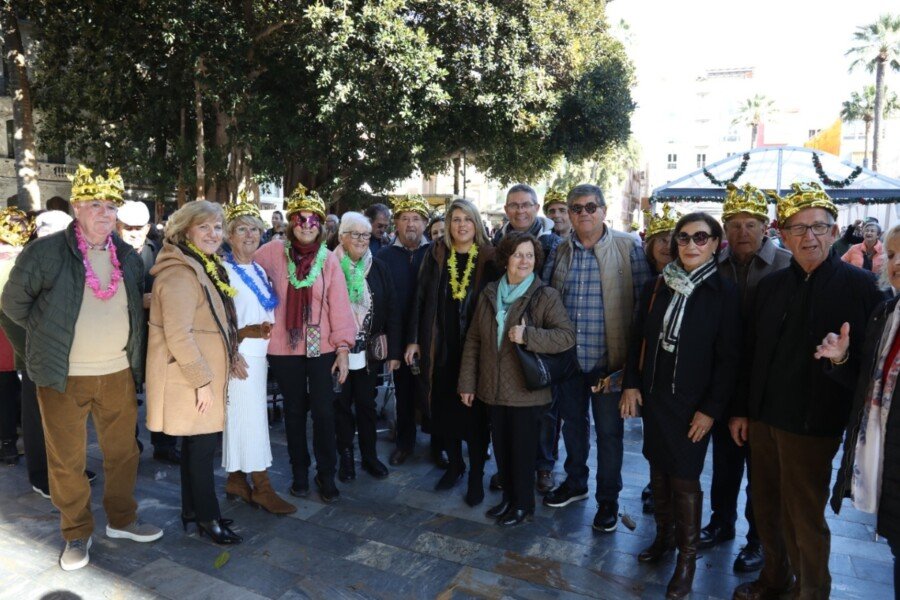 Más de 300 mayores adelantan la celebración del Fin de Año en Cartagena 1 M?s de 300 mayores celebran el Fin de A?o en Cartagena