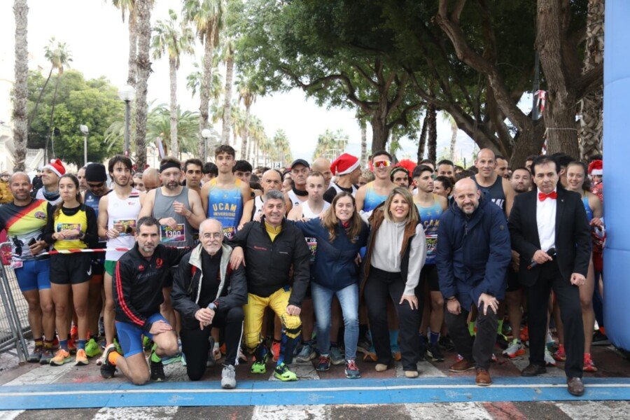 Cartagena reúne a más de 3.500 corredores en la San Silvestre más antigua de la Región Cartagena reúne a más de 3.500 corredores en la San Silvestre más antigua de la Región