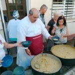 'Alimentando corazones' llega hasta mil trescientas personas de Perú, Venezuela, Cuba, Argentina y Cartagena 2 Alimentando corazones repartiendo comida en Cuba