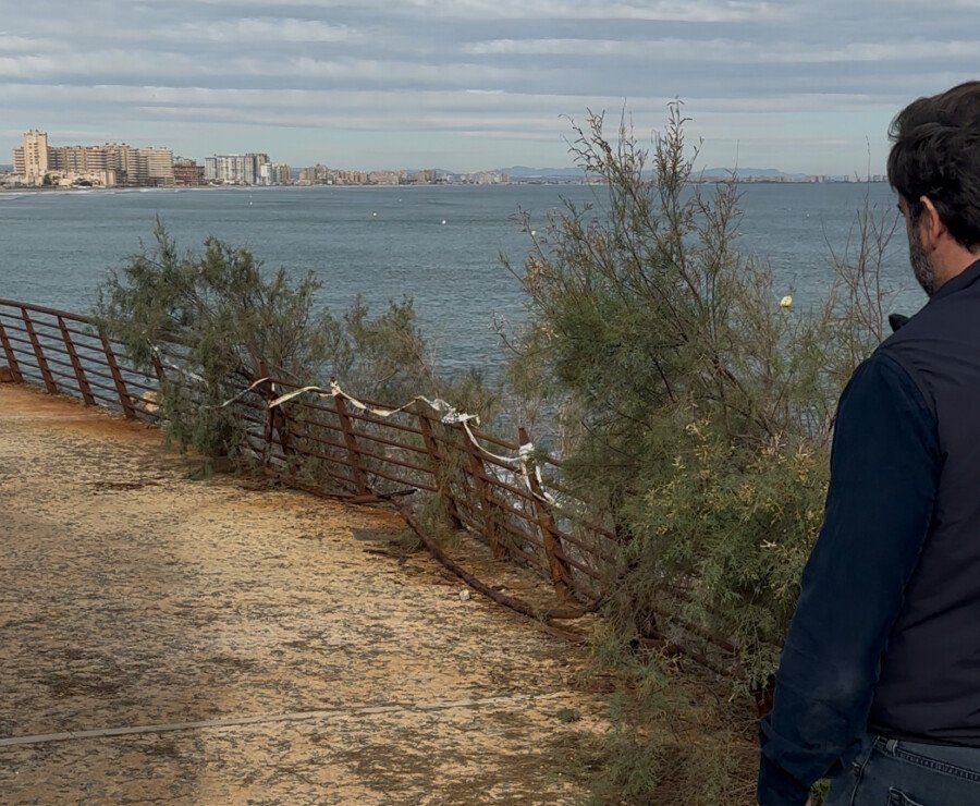 Un litoral lleno de deficiencias en pleno puente de diciembre es el ejemplo de la Gran Cartagena que vende el PP 2 IMG 9736