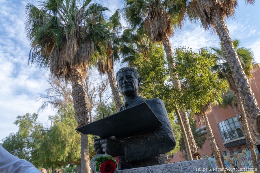 Policía Local de Cartagena recupera el busto de Juan de la Cruz Teruel