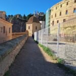 Cortado el paso peatonal anexo al Anfiteatro Romano por el inicio de las obras de restauración Cortado el paso peatonal anexo al Anfiteatro Romano por el inicio de las obras de restauración