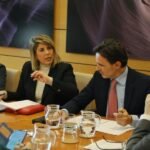 Alcaldesa y consejero logran el compromiso del Ministerio de financiar la ampliación del FEVE y exigen la variante de mercancías Alcaldesa y consejero logran el compromiso del Ministerio de financiar la ampliación del FEVE y exigen la variante de mercancías