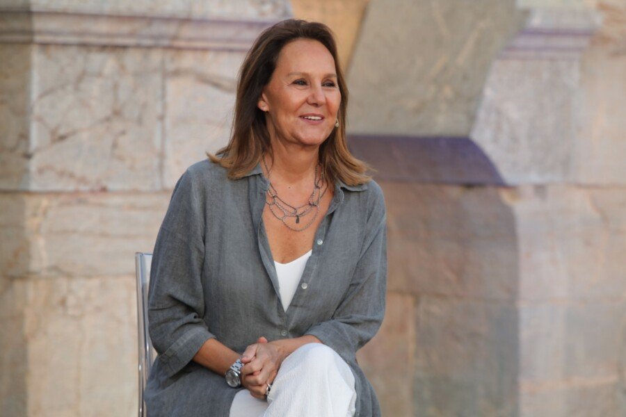 La escritora María Dueñas recibe este viernes el título de Hija Adoptiva de Cartagena La escritora María Dueñas recibe este viernes el título de Hija Adoptiva de Cartagena