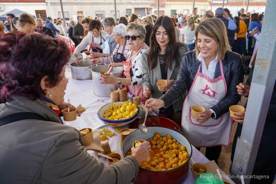 Pozo Estrecho celebra su gran fiesta de las pelotas galileas con récord de asistentes y apoyo institucional Pozo Estrecho celebra su gran fiesta de las pelotas galileas con récord de asistentes y apoyo institucional