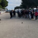 Los Bolos Cartageneros en los Centros Escolares con "Barriendo Andana" 2 Alumos jugando a los bolos cartageneros 2