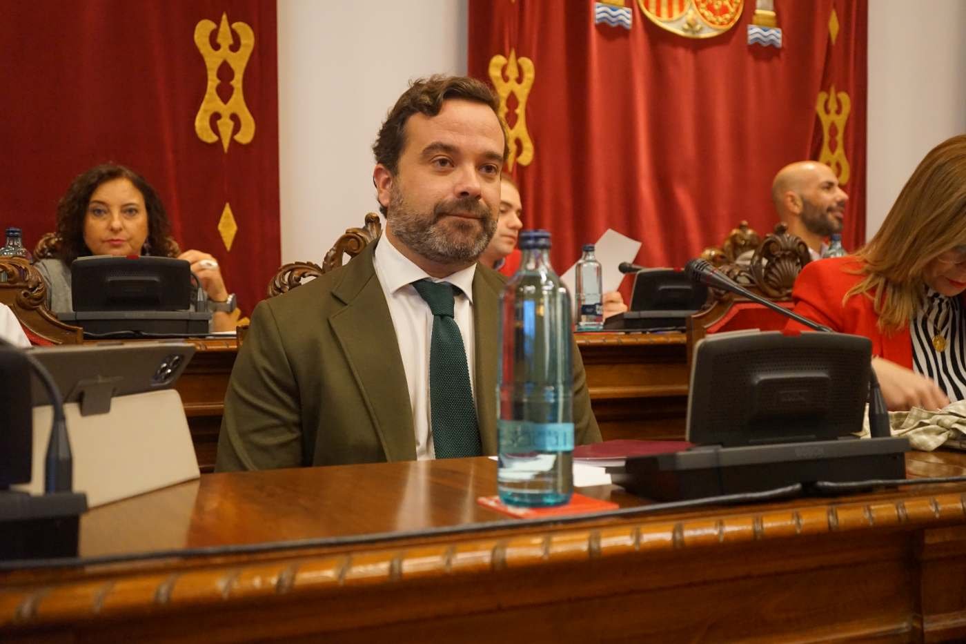 Los vecinos sacan los colores al gobierno de Arroyo y ponen en entredicho la encuesta del PP pagada con dinero público 1 IMG 2156 1