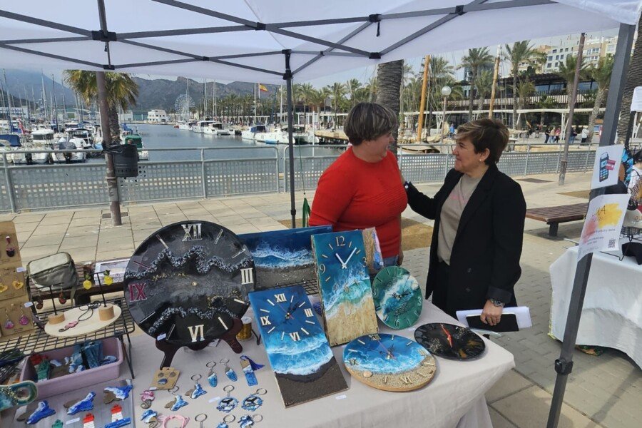 La Terminal de Cruceros acoge la primera feria artesana ‘PorTuArte’ de 2025
