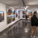 La exposición fotográfica Tipasa sumerge a los visitantes en la costa de Argel desde el Museo del Teatro Romano