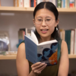 Paloma Chen conversa con jóvenes de Cartagena sobre su poemario candidato al Mandarache 2025