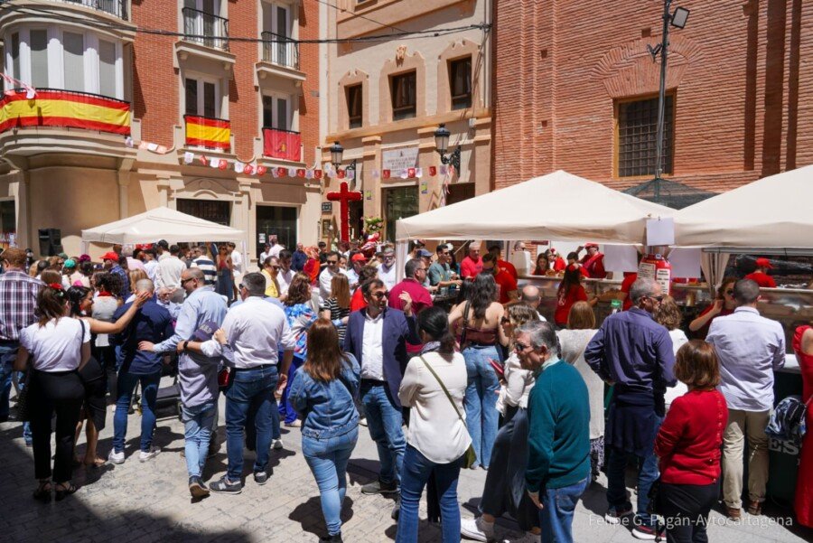 Aprobadas las bases que regularán la instalación de barras en la vía púbica durante las Cruces de Mayo de este año