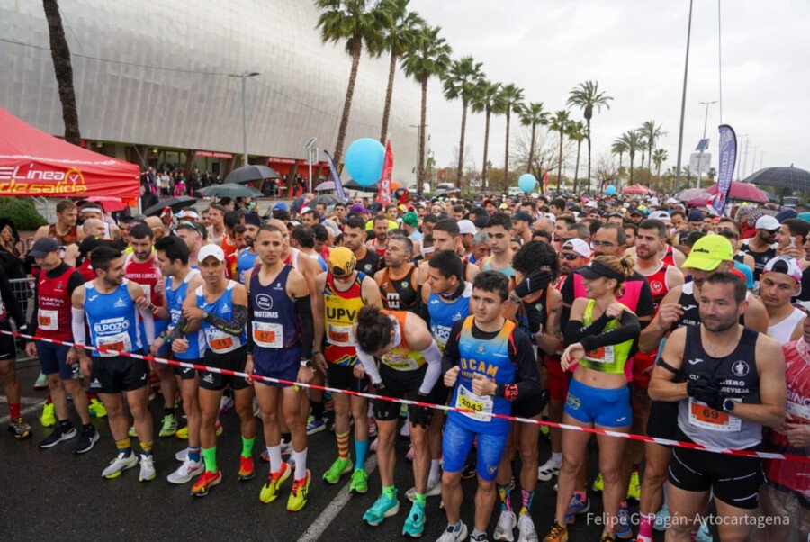 La media maratón de Cartagena se mantiene con  precauciones por la lluvia