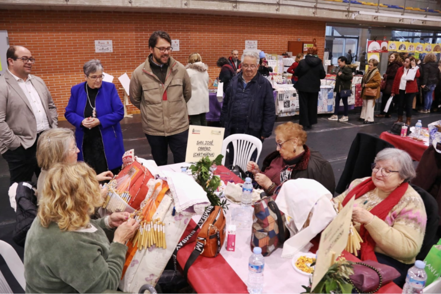 La Palma reúne a 400 encajeras de bolillo en el XXVI encuentro nacional de esta técnica artesana