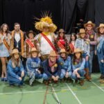 El Carnaval de Mayores se celebra en Cartagena con más de 800 personas disfrazadas El Carnaval de Mayores se celebra en Cartagena con más de 800 personas disfrazadas