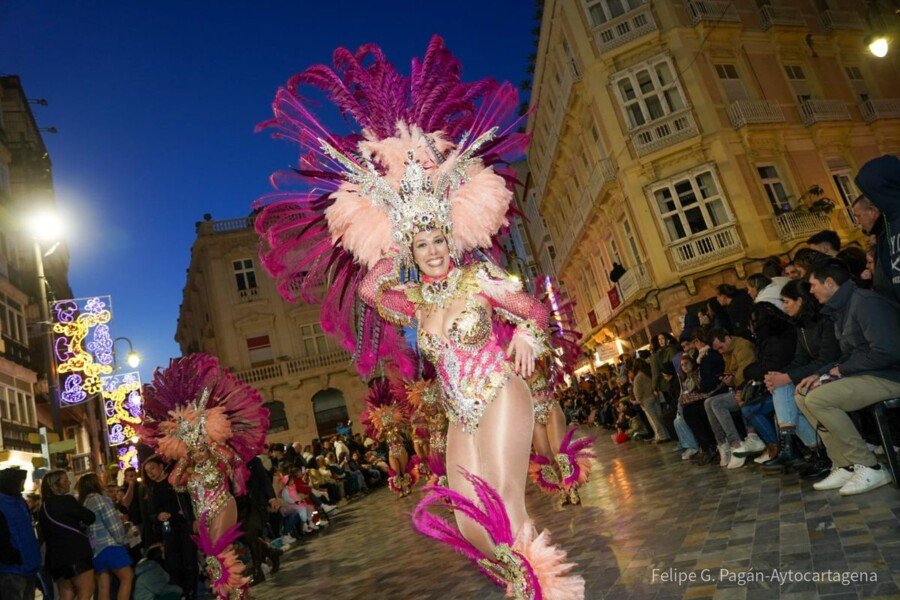 Cartagena se viste de fiesta para vivir el Gran Desfile de Carnaval